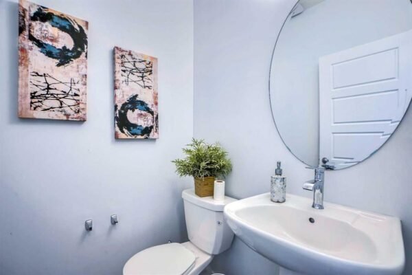 263 Redstone BOULEVARD NE - Image 13